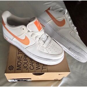 NIB Nike Air Force 1 (GS) White/Safety Orange Lenticular Sneakers Size 5Y 6.5W